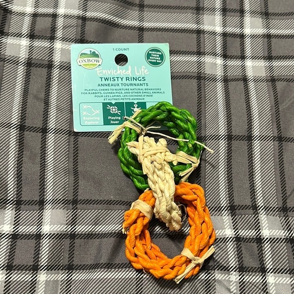 Oxbow Enriched Life Twisty Rings Small Animal Toy - Picture 1 of 3